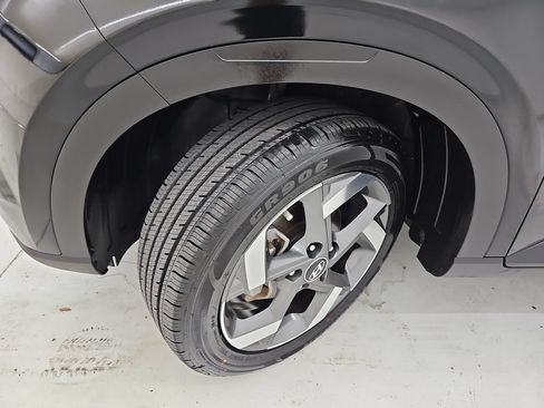 Used 2024 Hyundai Venue SEL FWD image 38