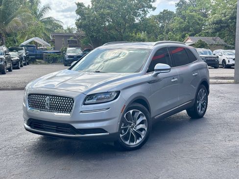 Used 2023 Lincoln Nautilus Reserve w/ Equipment Group 201A FWD image 3
