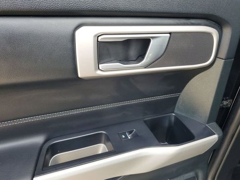 Used 2024 Ford Explorer XLT image 46