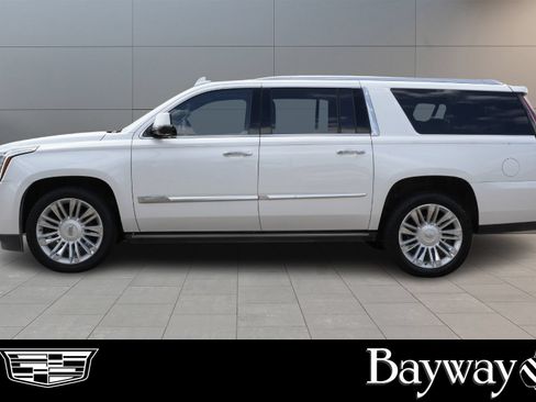 Used 2016 Cadillac Escalade ESV Platinum AWD/4WD image 5