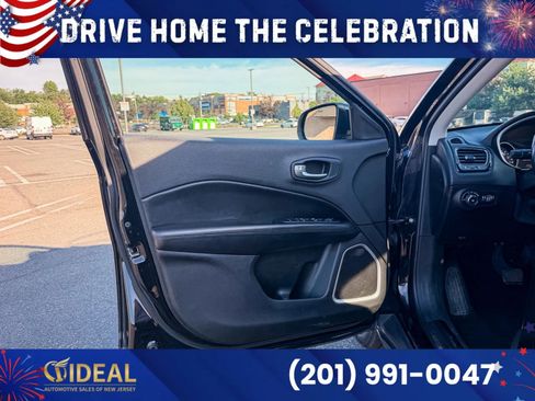 Used 2018 Jeep Compass Latitude w/ Popular Equipment Group AWD/4WD image 10
