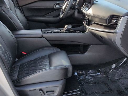 Used 2021 Nissan Rogue Platinum image 30