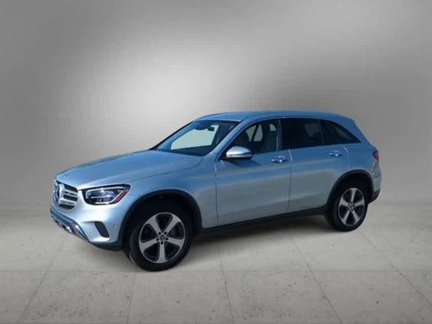 Used 2022 Mercedes-Benz GLC 300 4MATIC w/ Premium Package Lite image 4