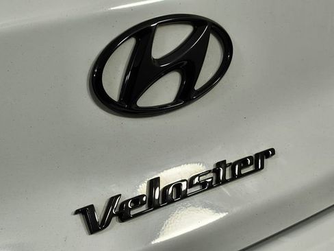 Used 2020 Hyundai Veloster N w/ Performance Package image 11