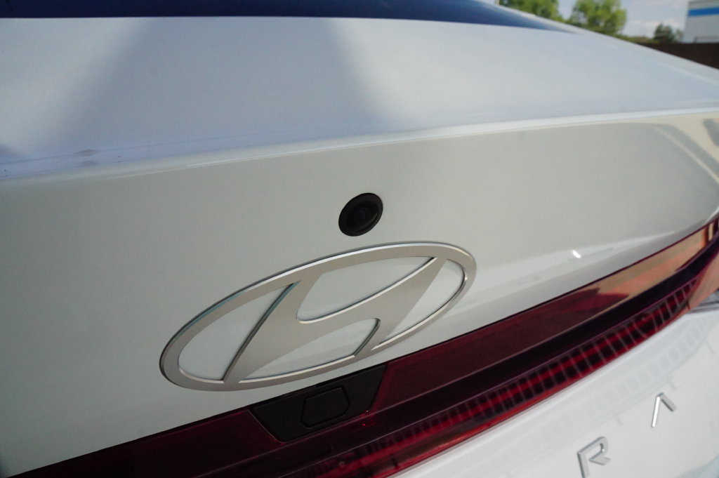 New 2026 Hyundai Elantra Hybrid FWD image 22