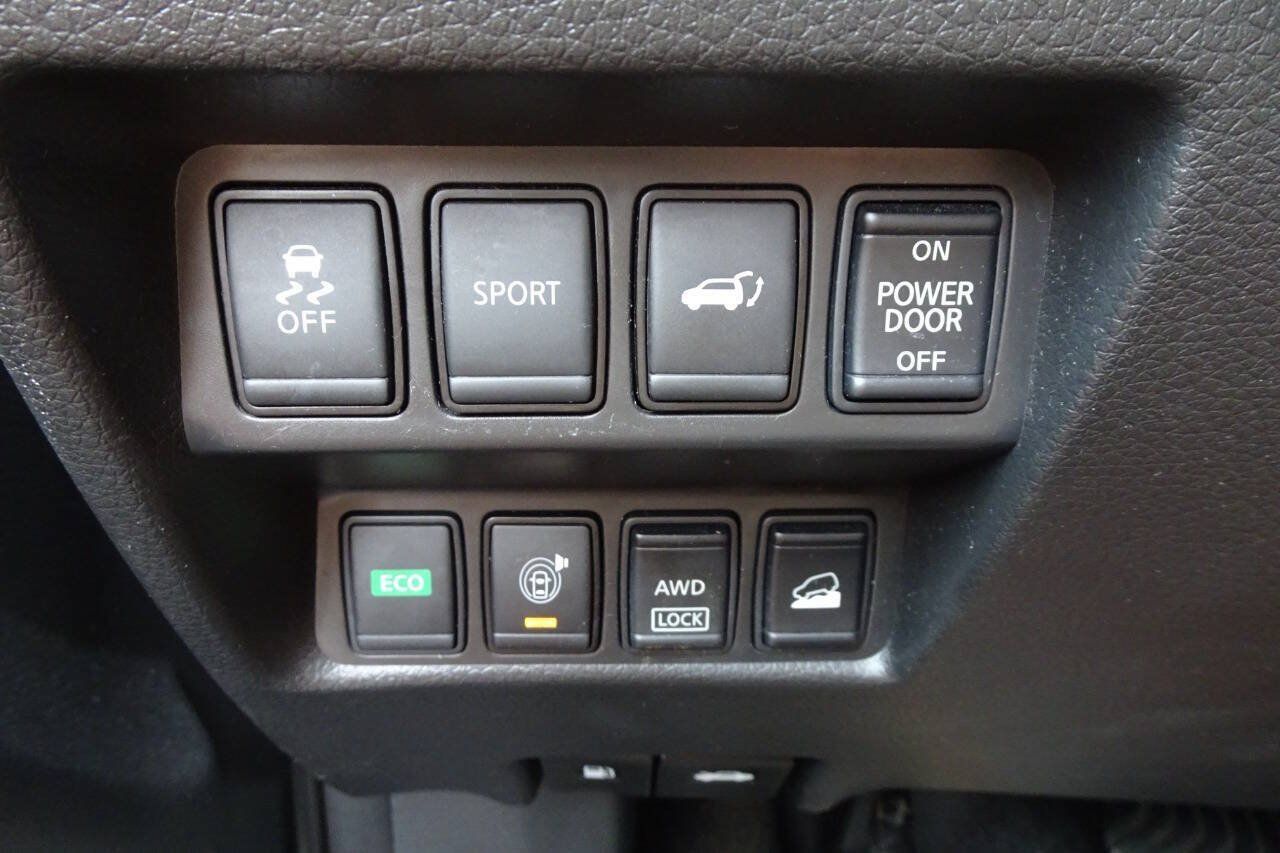 Used 2016 Nissan Rogue SV w/ SV Premium Package AWD/4WD image 24