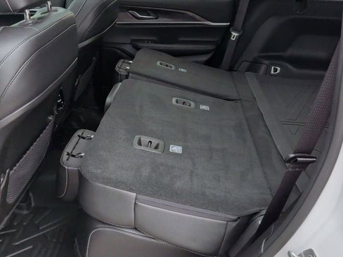 Used 2025 Jeep Grand Cherokee Limited w/ Black Appearance Package RWD image 41