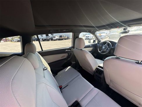 Used 2021 Volkswagen Tiguan SE R-Line image 16