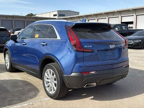 Used 2023 Cadillac XT4 Luxury w/ Cold Weather Package image 3