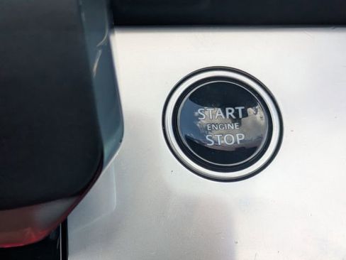 Used 2023 Land Rover Range Rover SE image 27