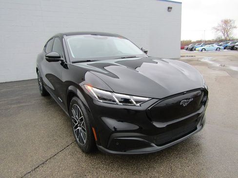 Used 2025 Ford Mustang Mach-E Premium image 8