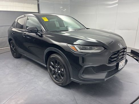 Used 2025 Honda HR-V Sport image 2