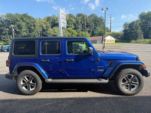 Certified 2020 Jeep Wrangler Unlimited Sahara AWD/4WD image 6