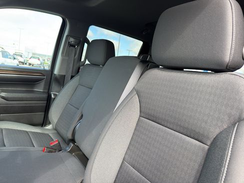 Used 2023 Chevrolet Silverado 1500 LT AWD/4WD image 29