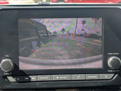 Used 2022 Nissan Pathfinder SV FWD image 18