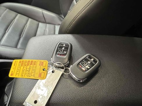 Used 2024 Honda CR-V EX-L image 11