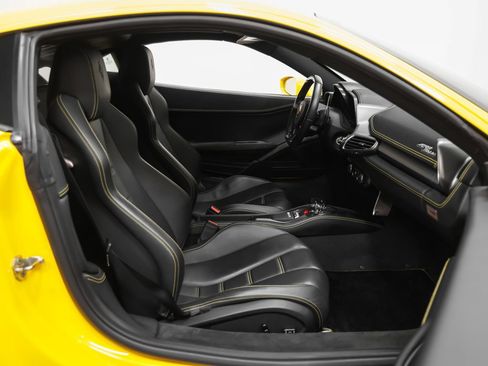 Used 2010 Ferrari 458 Italia Coupe RWD image 23
