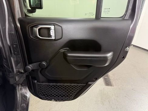 Used 2018 Jeep Wrangler Unlimited Sport AWD/4WD image 18