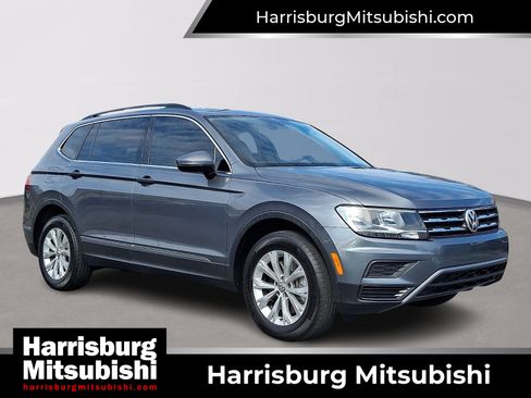 Used 2018 Volkswagen Tiguan SE w/ Panoramic Sunroof Package image 1