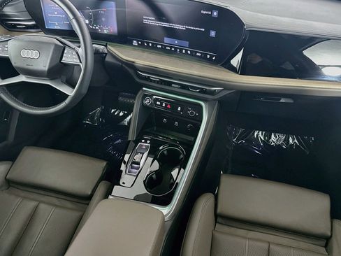 Used 2025 Audi Q5 Premium w/ Premium Plus AWD/4WD image 6