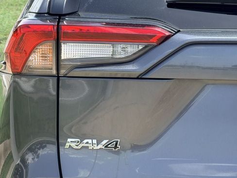 Used 2025 Toyota RAV4 XLE FWD image 9