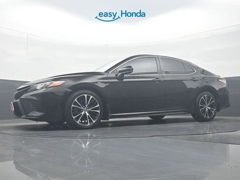 Used 2020 Toyota Camry SE image 29