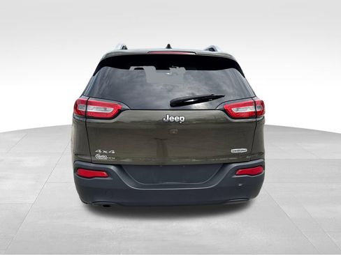 Used 2015 Jeep Cherokee Latitude w/ Cold Weather Group AWD/4WD image 5