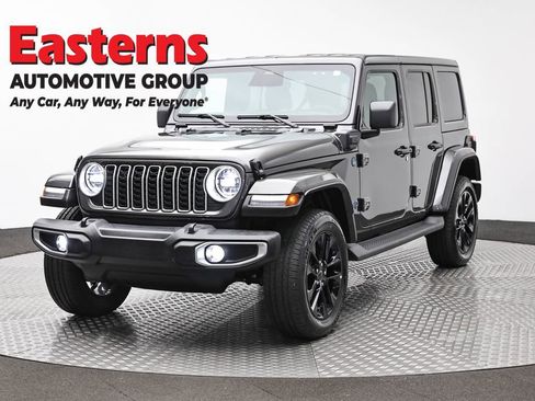 Used 2025 Jeep Wrangler Unlimited Sahara AWD/4WD image 1