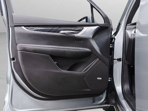 Used 2023 Cadillac XT6 Premium Luxury FWD image 26