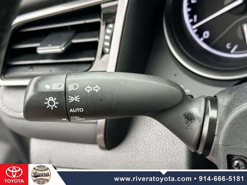 Used 2023 Toyota Camry SE FWD image 29