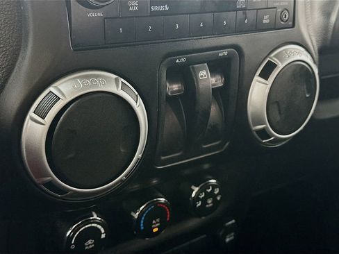 Used 2013 Jeep Wrangler Sahara w/ Connectivity Group image 19