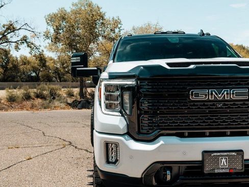 Used 2023 GMC Sierra 3500 Denali w/ Denali Ultimate Package AWD/4WD image 9