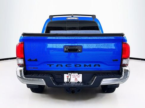 Used 2021 Toyota Tacoma SR5 w/ Blackout Package (TMS) image 8