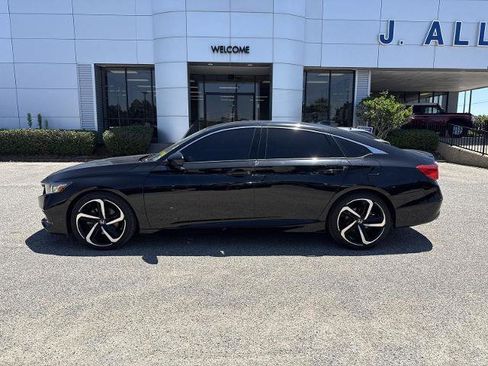 Used 2021 Honda Accord Sport image 2