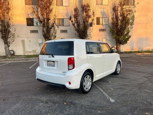 Used 2013 Scion xB 5-Door Wagon 5-Spd MT image 18