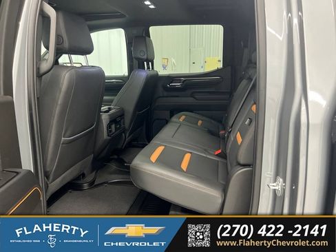 Used 2025 GMC Sierra 1500 AT4 w/ AT4 Premium Package AWD/4WD image 11