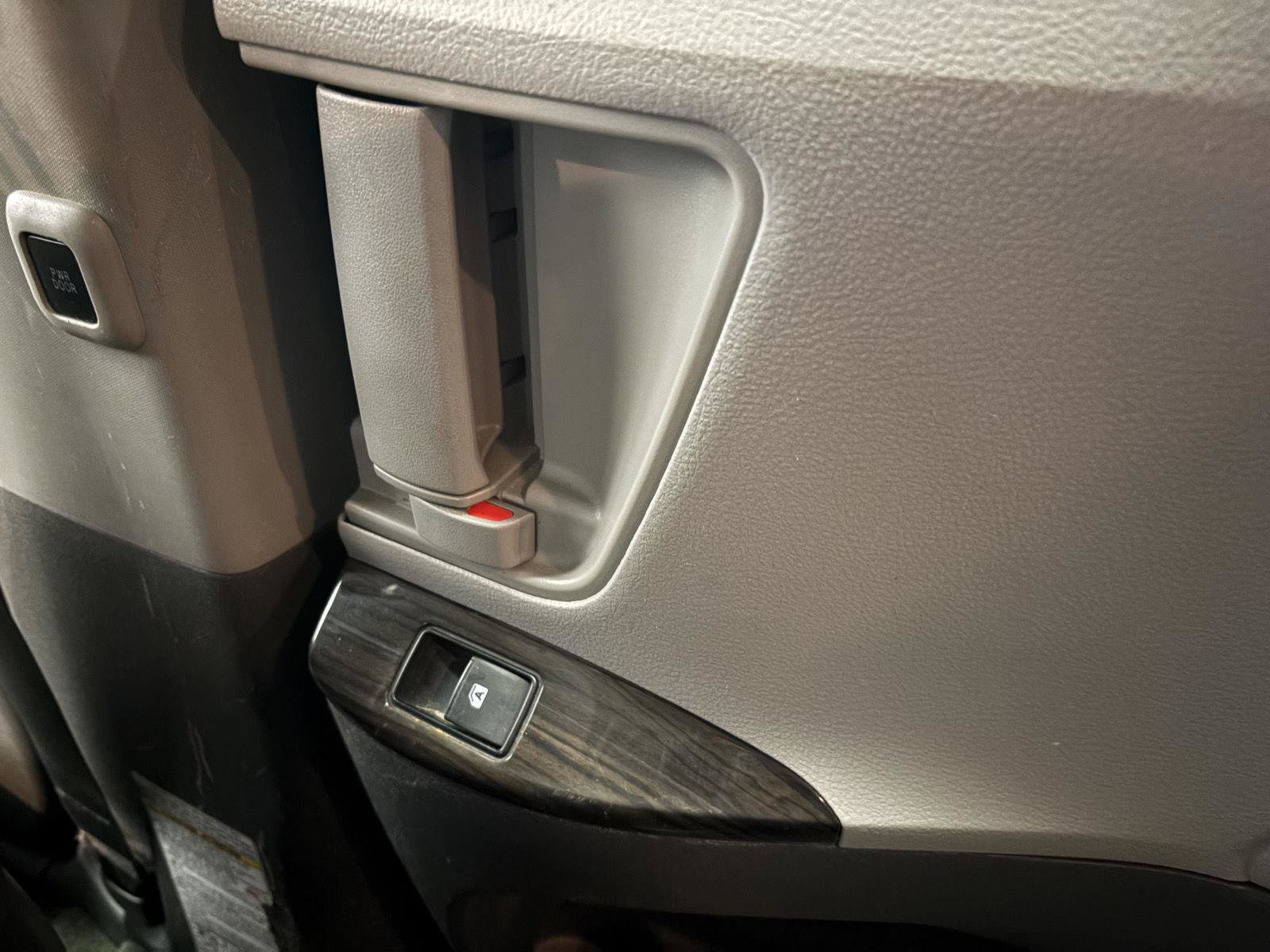 Used 2018 Toyota Sienna XLE Premium w/ Carpet Mat Package AWD/4WD image 44
