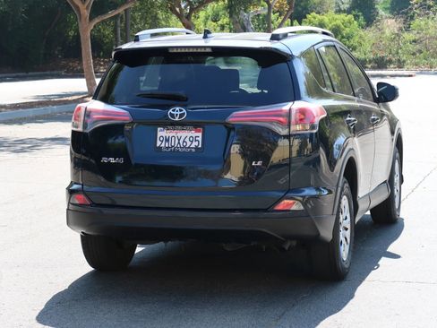 Used 2017 Toyota RAV4 LE image 5