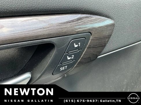 Used 2023 Toyota Highlander Platinum AWD/4WD image 10