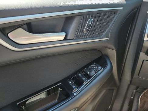 Used 2017 Ford Edge SEL FWD image 16