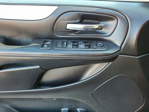 Used 2015 Dodge Grand Caravan SE w/ Quick Order Package 29E SE image 11
