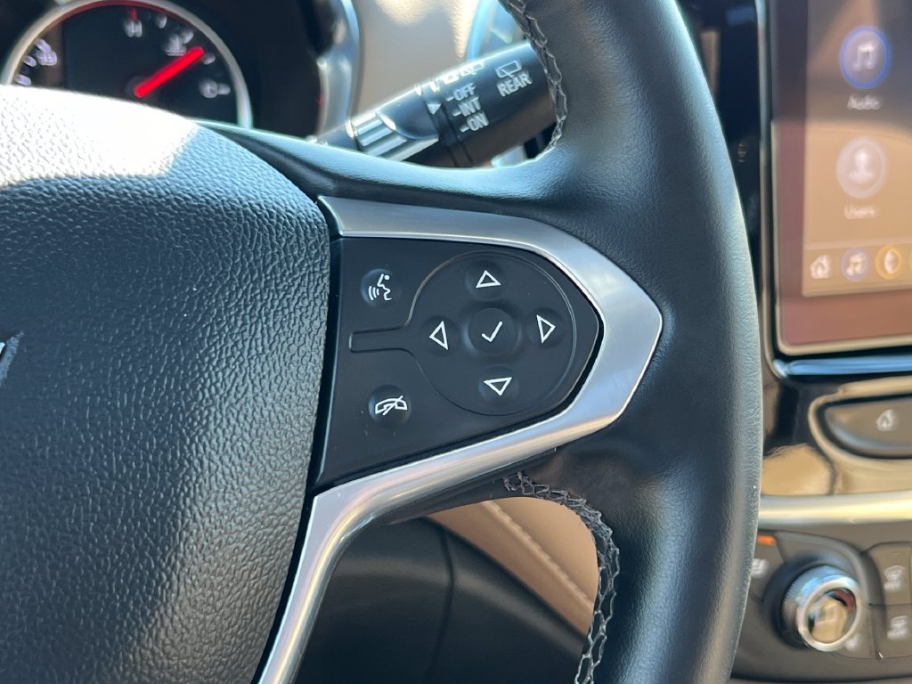 Used 2023 Chevrolet Traverse Premier FWD image 36