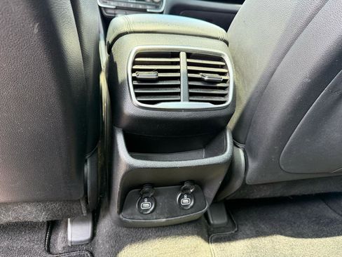 Used 2019 Hyundai Santa Fe Limited FWD image 18