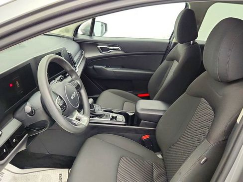 Used 2024 Kia Sportage LX FWD image 17