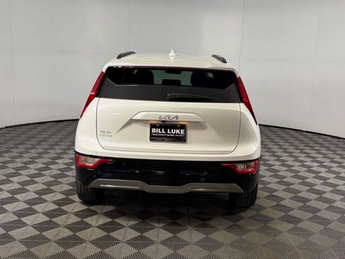 Used 2025 Kia Niro Wind FWD image 9