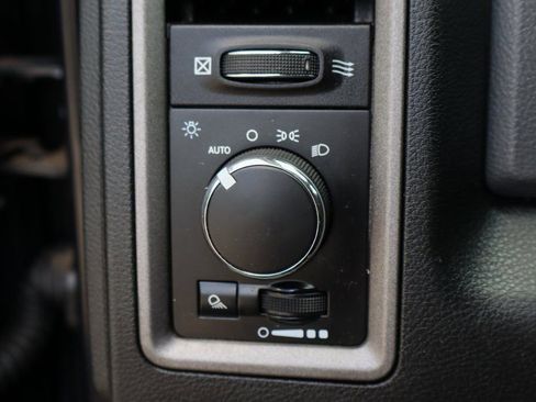 Used 2015 RAM 3500 Tradesman w/ Chrome Appearance Group image 21