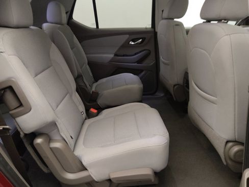 Used 2021 Chevrolet Traverse LT FWD image 19