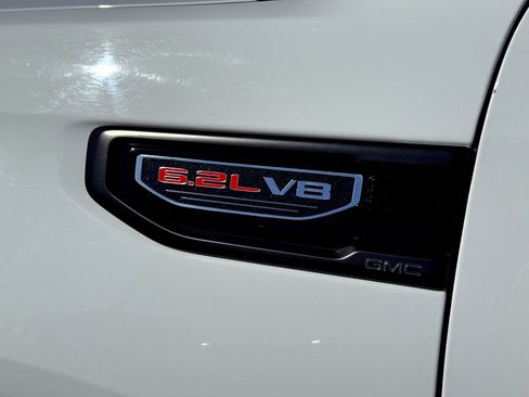 Used 2022 GMC Sierra 1500 AT4X image 3