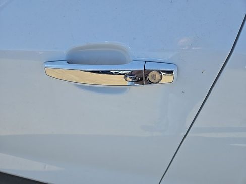 Used 2022 Buick Encore Preferred w/ Safety Package II image 43