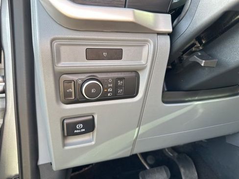 Used 2022 Ford F150 XLT w/ Trailer Tow Package image 15